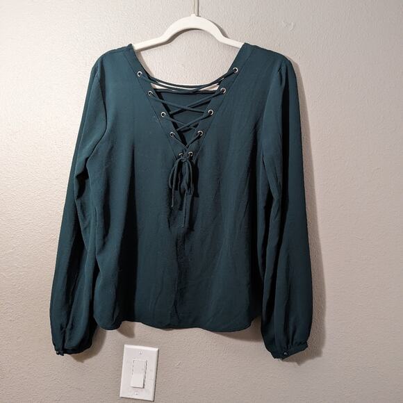 Charlotte russe Emerald green blouse - Picture 2 of 3